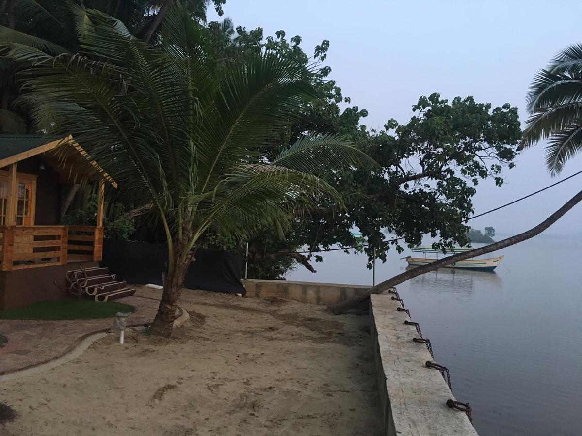 Breezywood Resort Malvan Ngoại thất bức ảnh