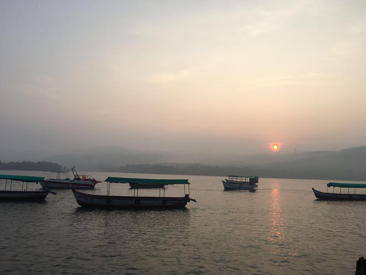 Breezywood Resort Malvan Ngoại thất bức ảnh