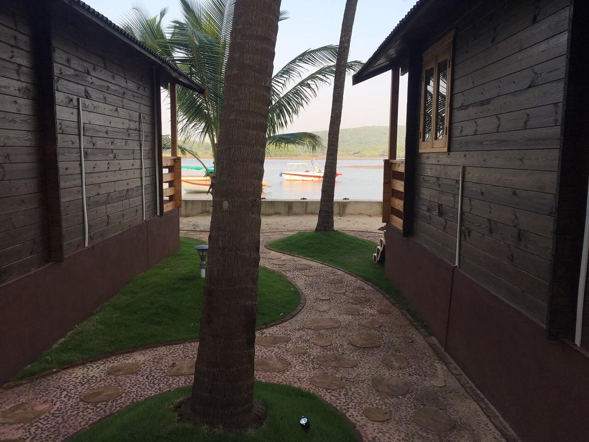 Breezywood Resort Malvan Ngoại thất bức ảnh